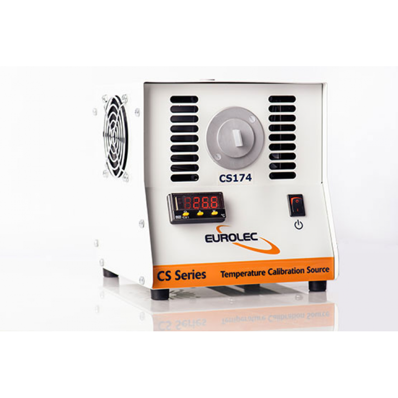 Dry well temperature calibrator for costeffective thermometer