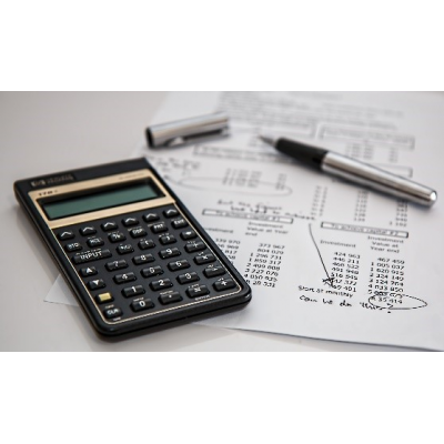 Budget setting technique: calculator and balance sheet