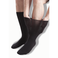 Calcetines negros de GentleGrip, proveedor líder de calcetines para edemas.