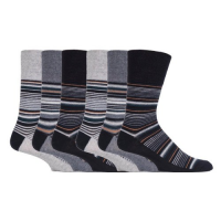 Chaussettes confortables noires et grises.