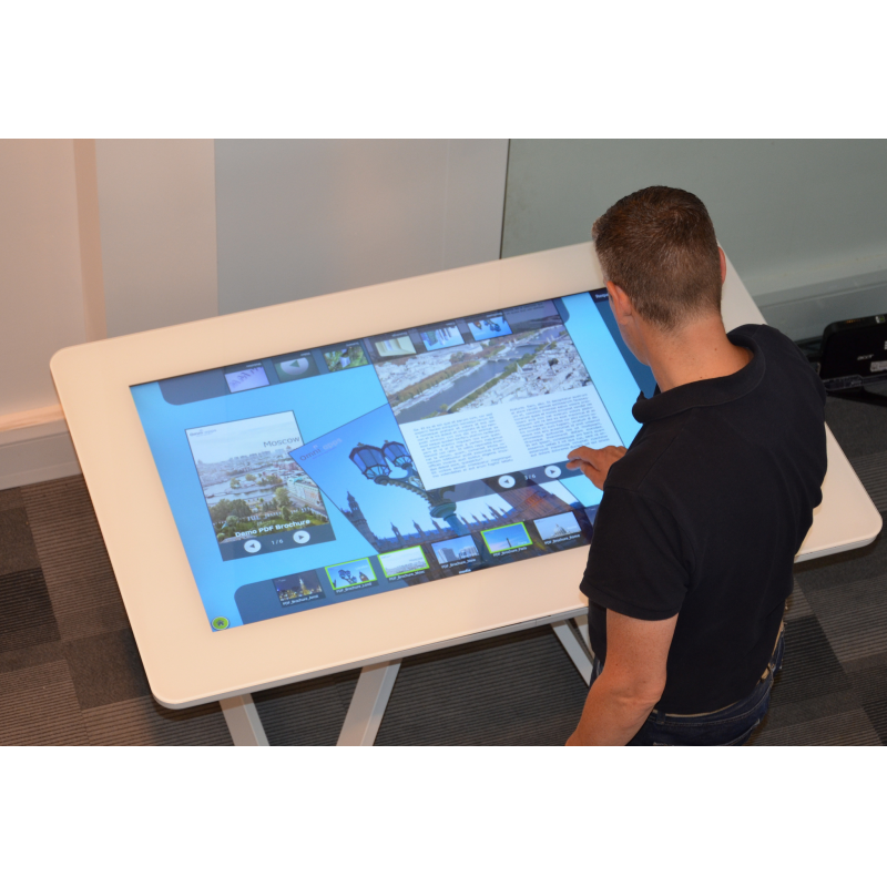 Groot touchscreen display voor unieke, interactieve ervaringen