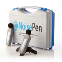 Kit de dosímetro de ruído pessoal com estojo rígido, unidade de carregamento e NoisePens.
