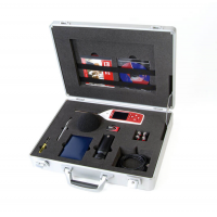 Um medidor de nível de som com análise de frequência em uma caixa de kit